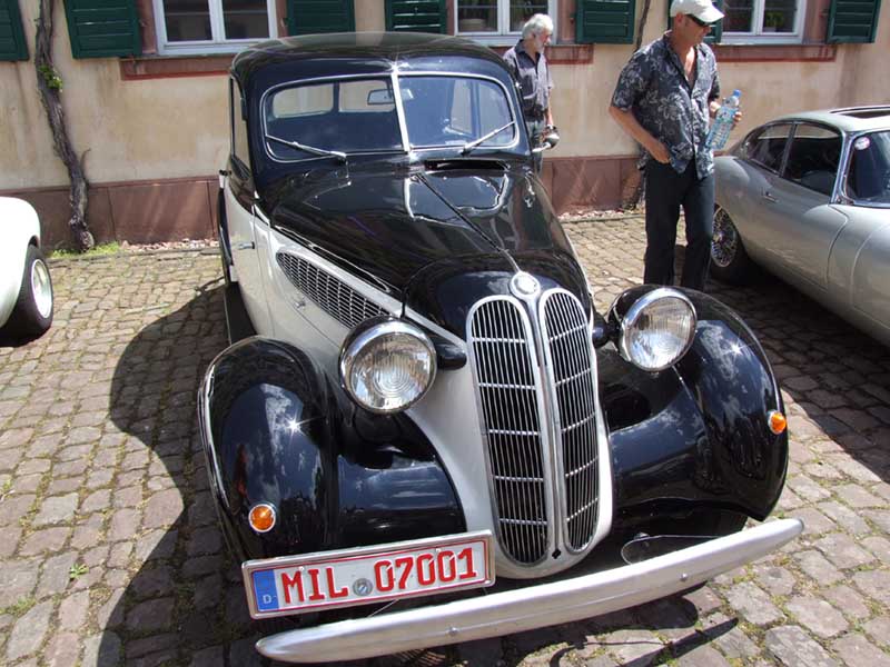 ClassicCarAmorbach020608068.jpg