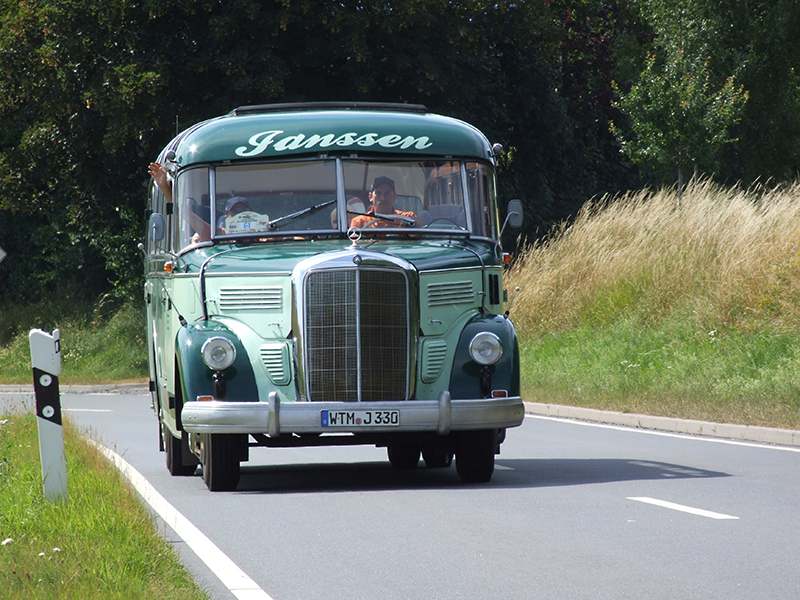 Klassikerfestival08_Busse_009.jpg