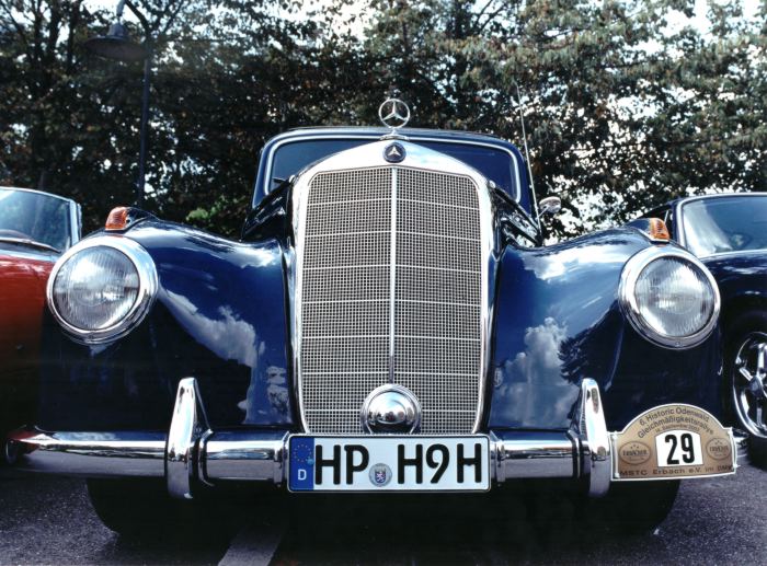 Mercedes 200 (?)