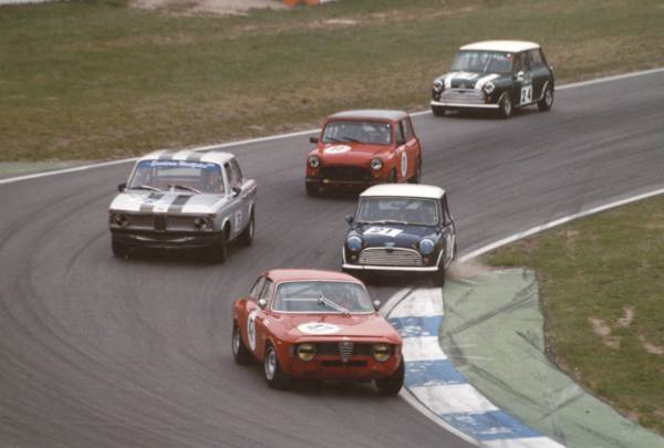 Alfa, BMW und Minis