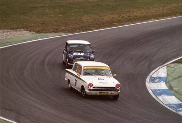 Lotus Cortina und Mini