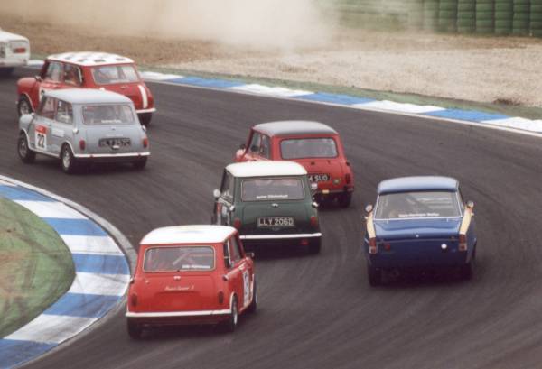 Ein Rudel Minis und ein Glas