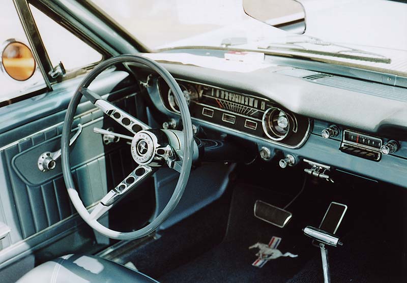 FordMustang08_1_10.jpg