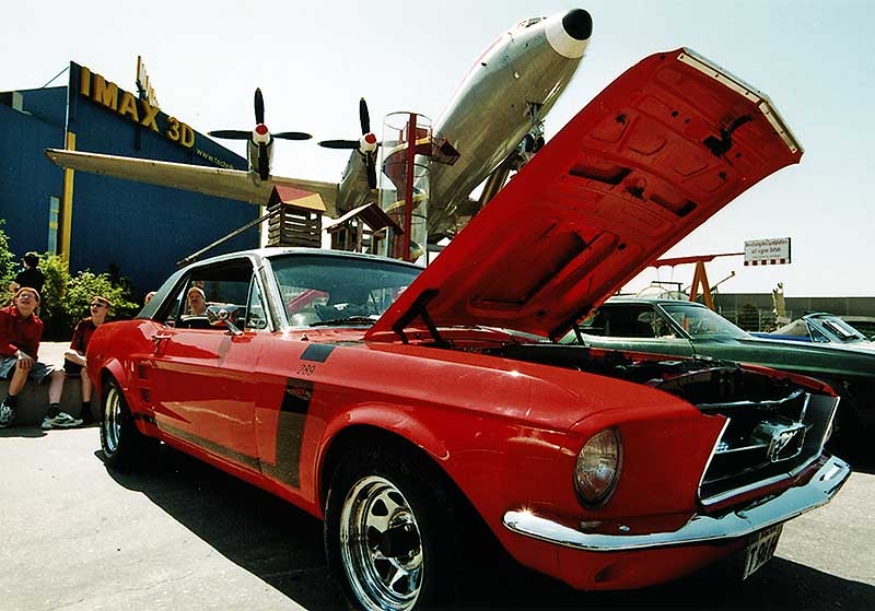 FordMustang08_1_25.jpg