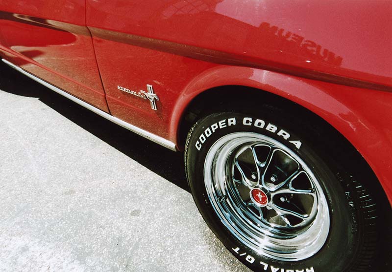 FordMustang08_2_33.jpg