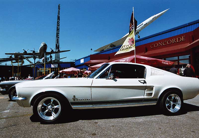 FordMustang08_2_34.jpg