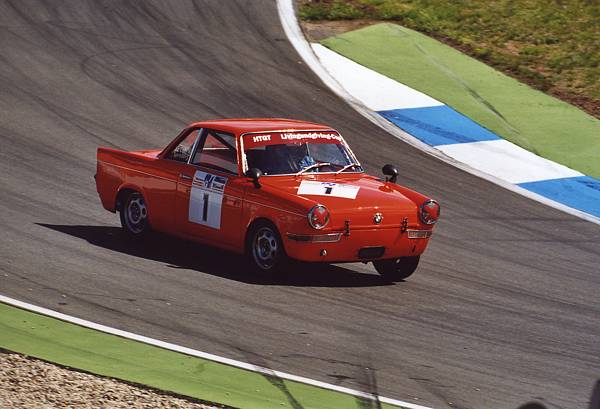 BMW 700 1