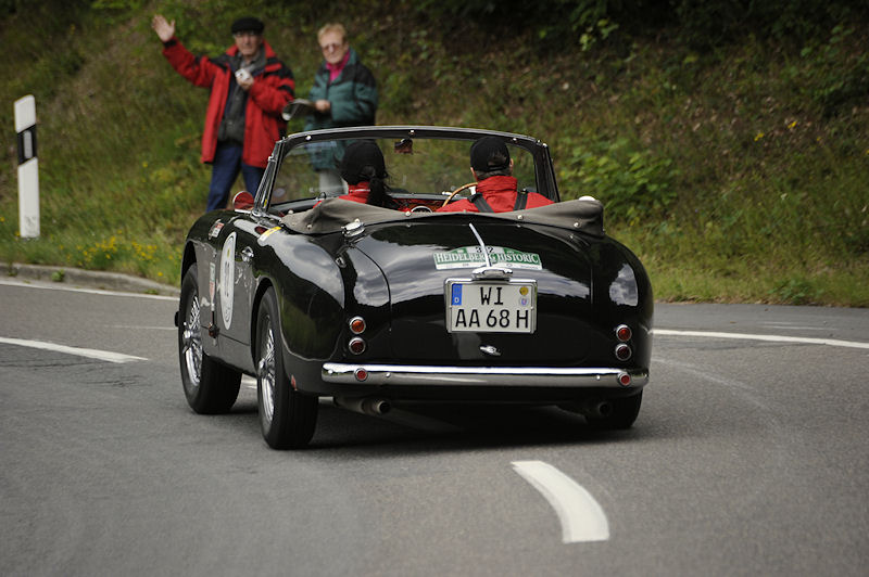 AstonMartin_32b.jpg