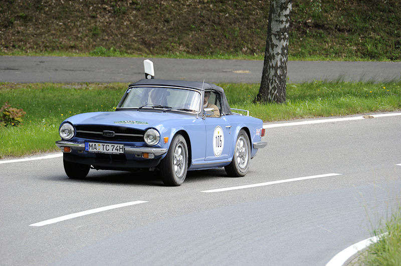 Triumph_105a.jpg
