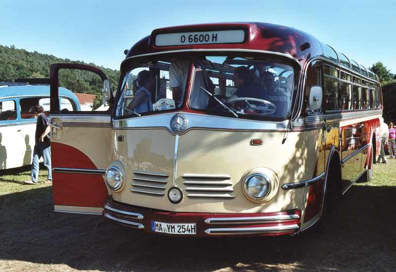 MercedesO6600.jpg