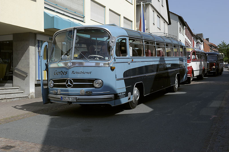 MercedesO321_60a.jpg