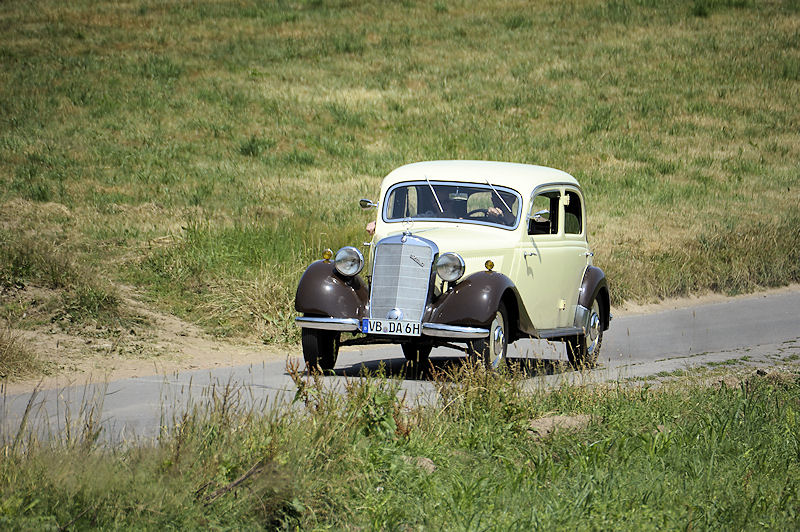 Mercedes170D_a.jpg
