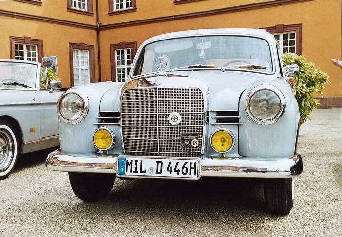 Mercedes180.jpg