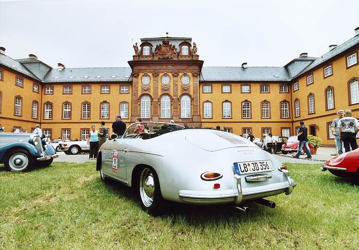 PorscheSpeedsterSchloss.jpg