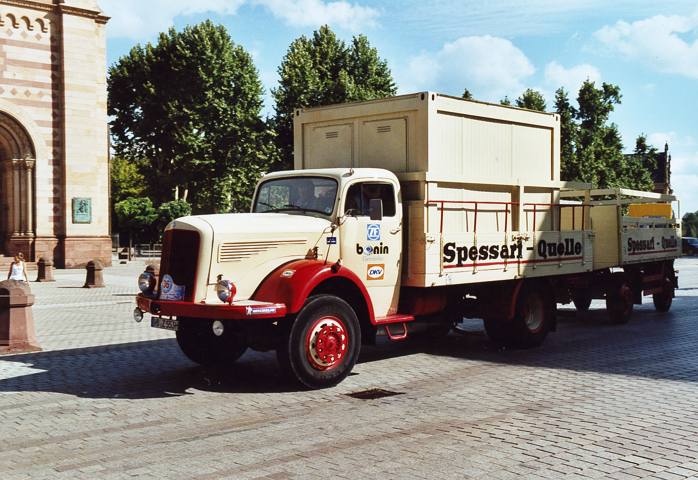 Mercedes2b.jpg