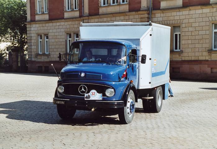 Mercedes3a.jpg