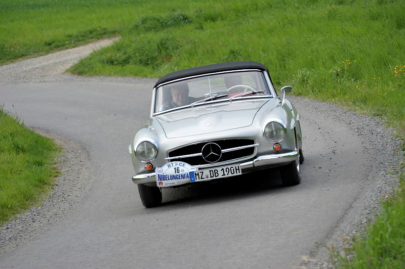 016a_Mercedes.jpg