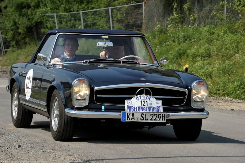 121a_Mercedes.jpg