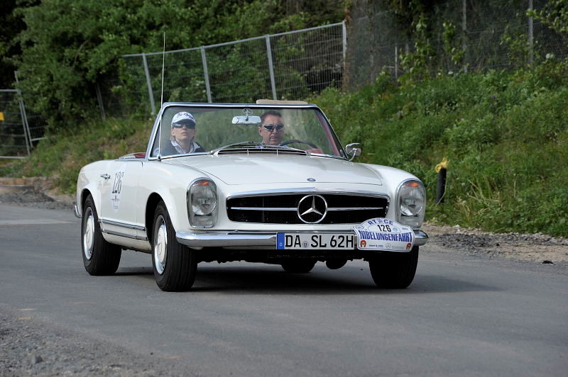 126a_Mercedes.jpg
