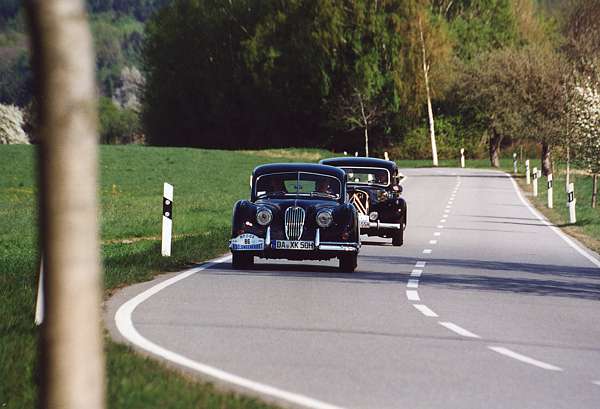 JaguarXK140_86.jpg