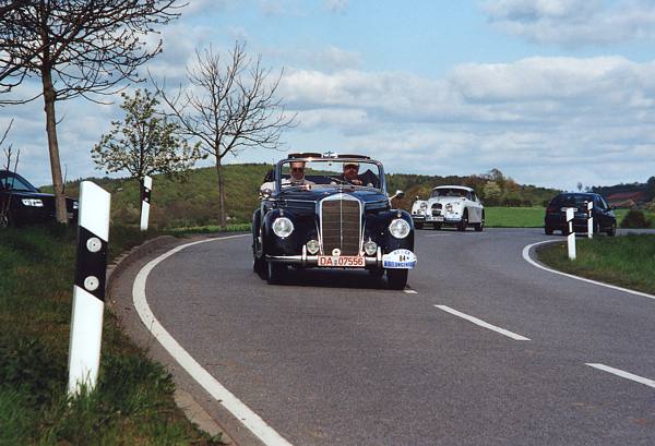Mercedes220_84.jpg