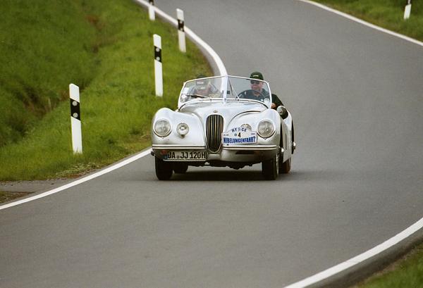 JaguarXK120_4.jpg