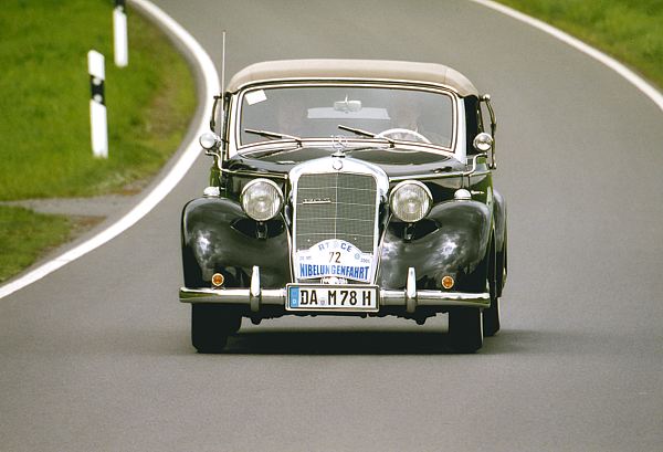 Mercedes170_72.jpg