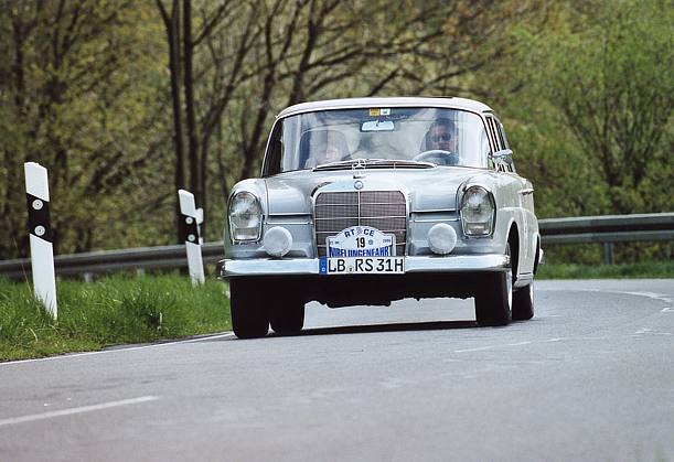 Mercedes 220 SEb