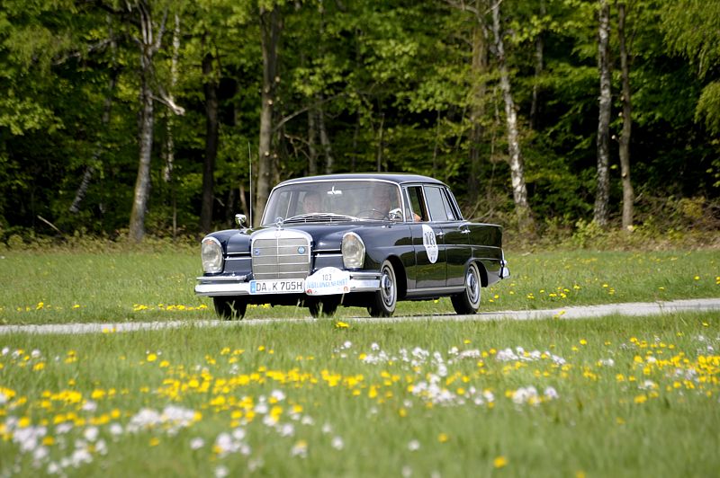 Mercedes_103a.jpg