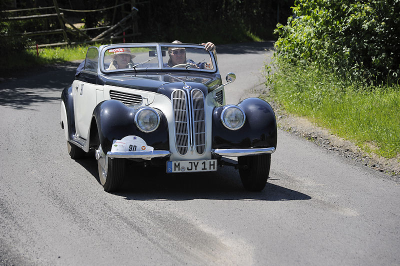 BMW327_90_a.jpg