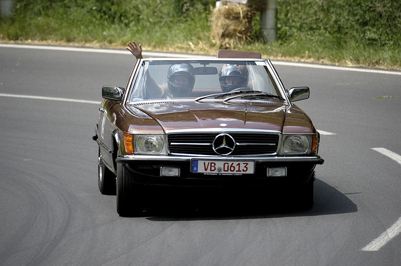 MercedesCabrio_b.jpg