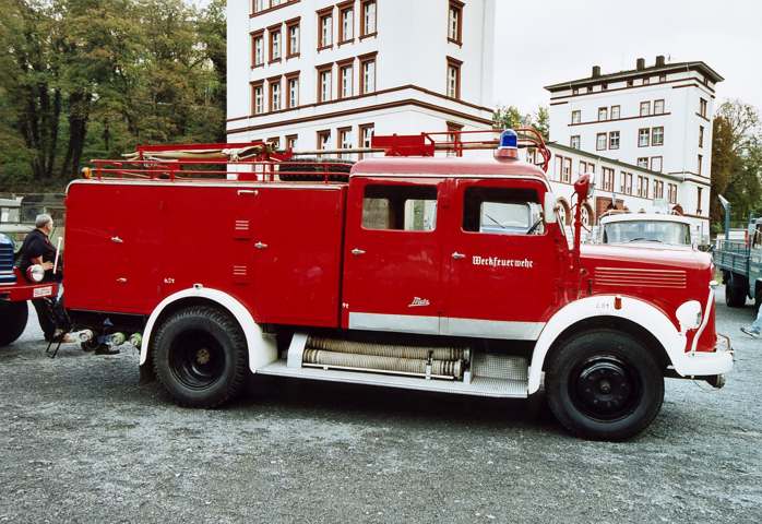 MercedesFeuerwehr.jpg